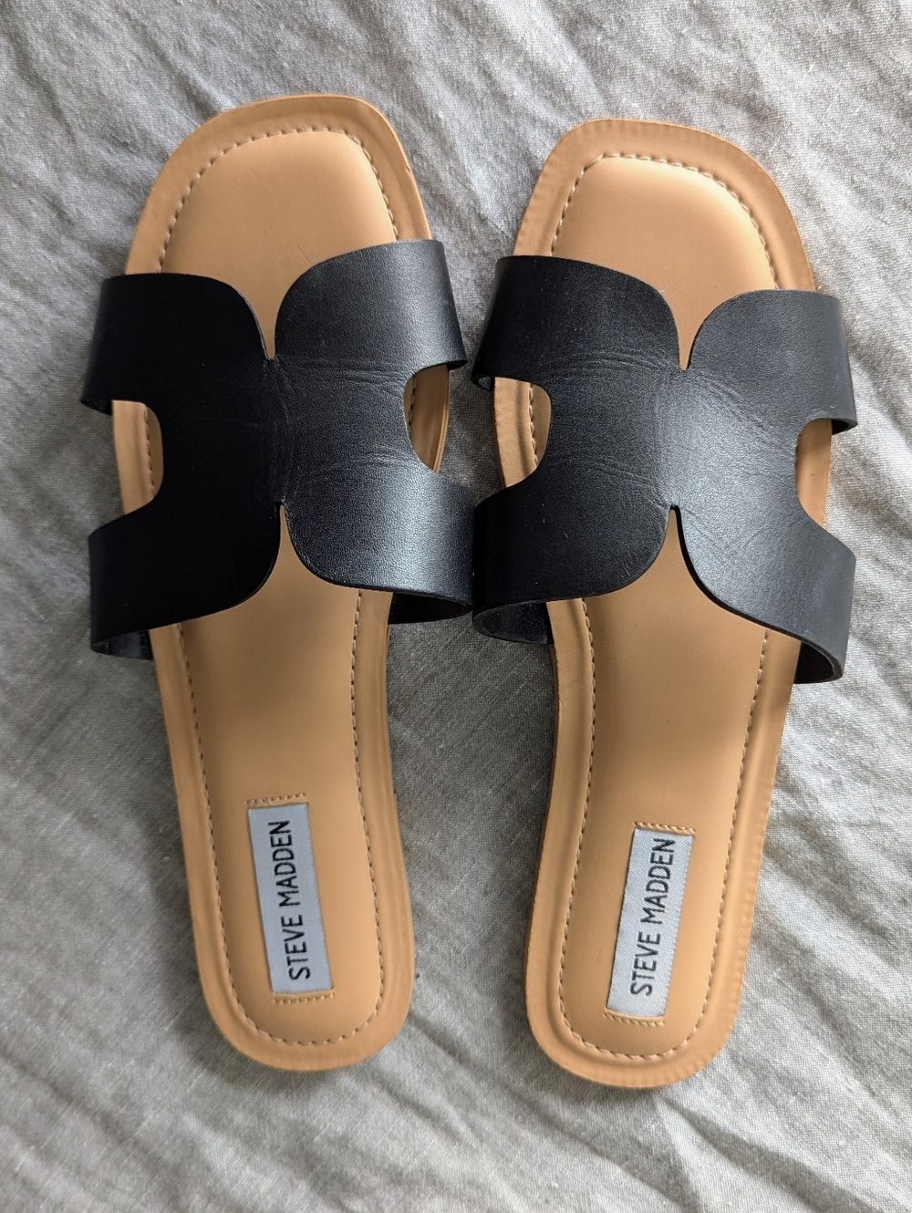 Steve Madden Zarnia Slide / Slip-on Leather Sandals in Black + Tan - Picture 2 of 10